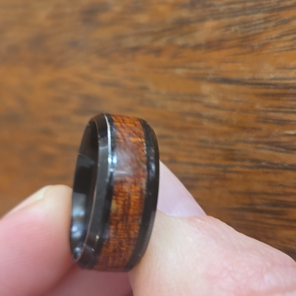Metal Ring - Picture 3 of 3